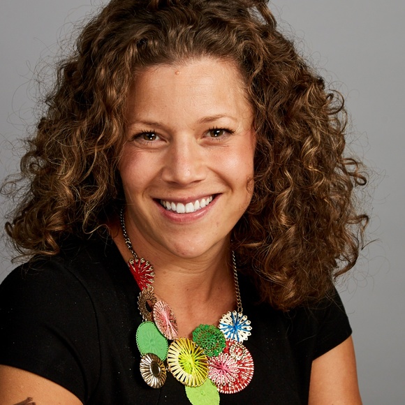 Meet your Posher, Stephanie - Picture 2 of 2